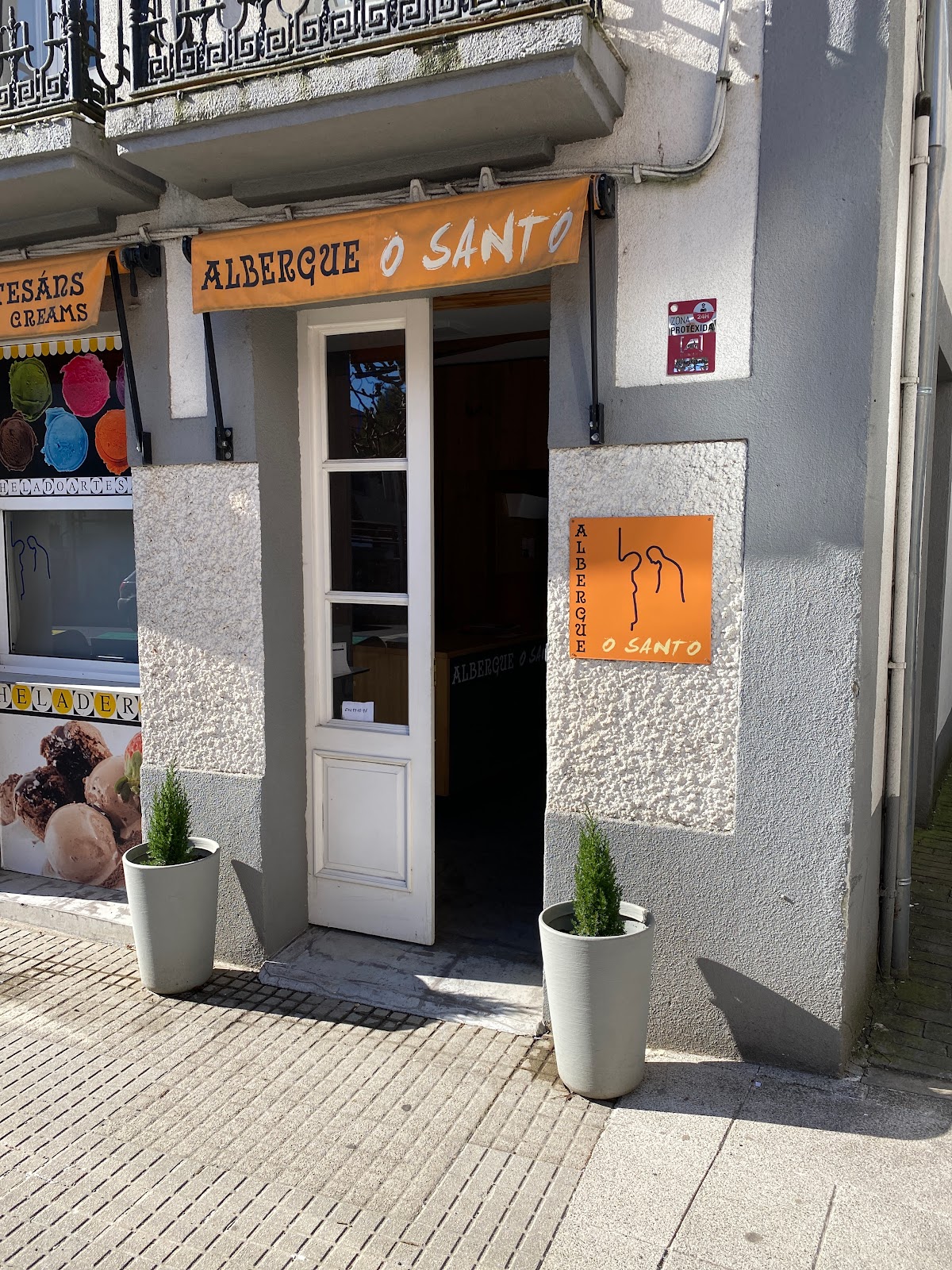 Albergue O Santo photo 8, hostel accommodation in Arzúa on the Camino Frances