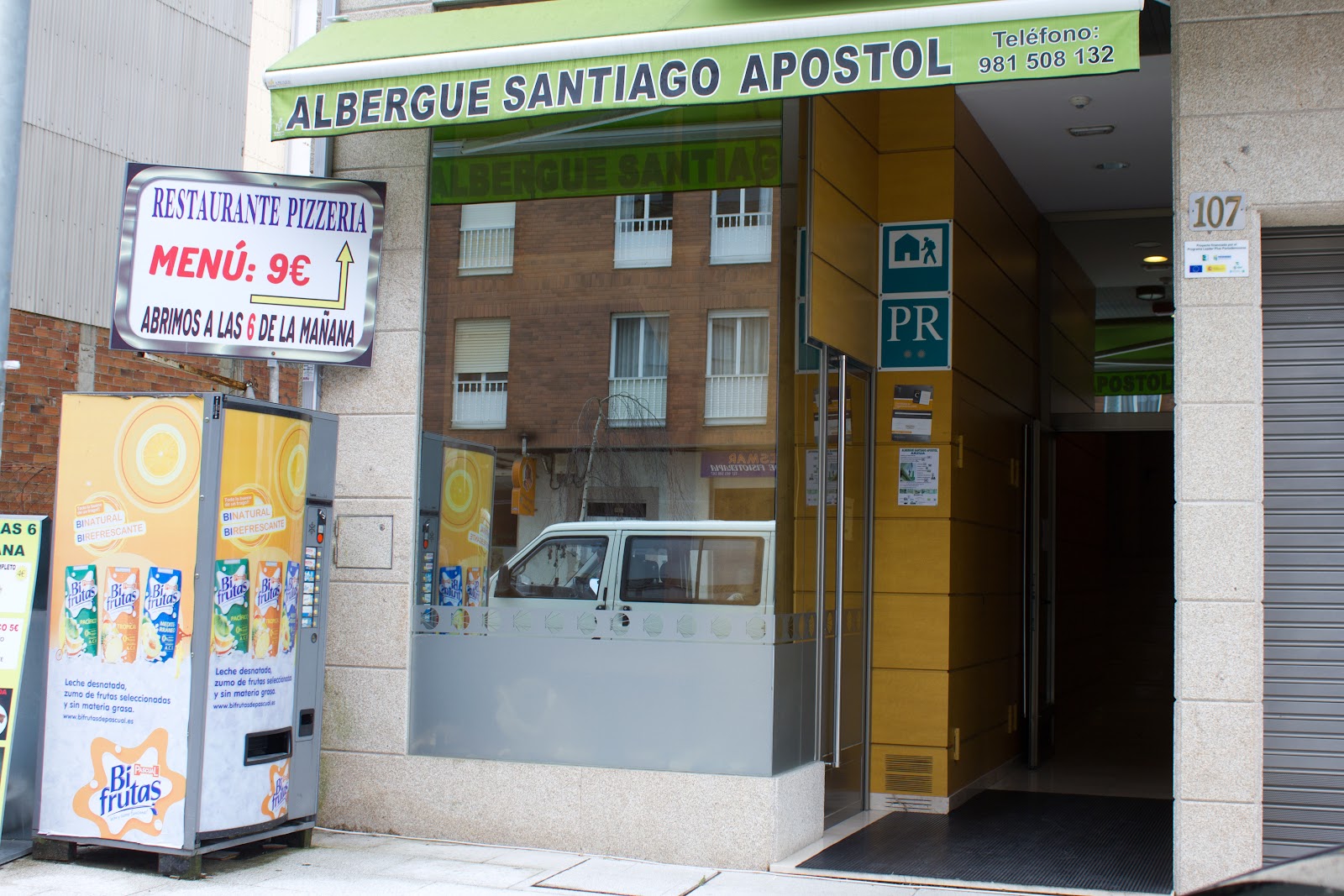 Albergue Santiago Apóstol, albergue accommodation in Arzúa on the Camino Frances