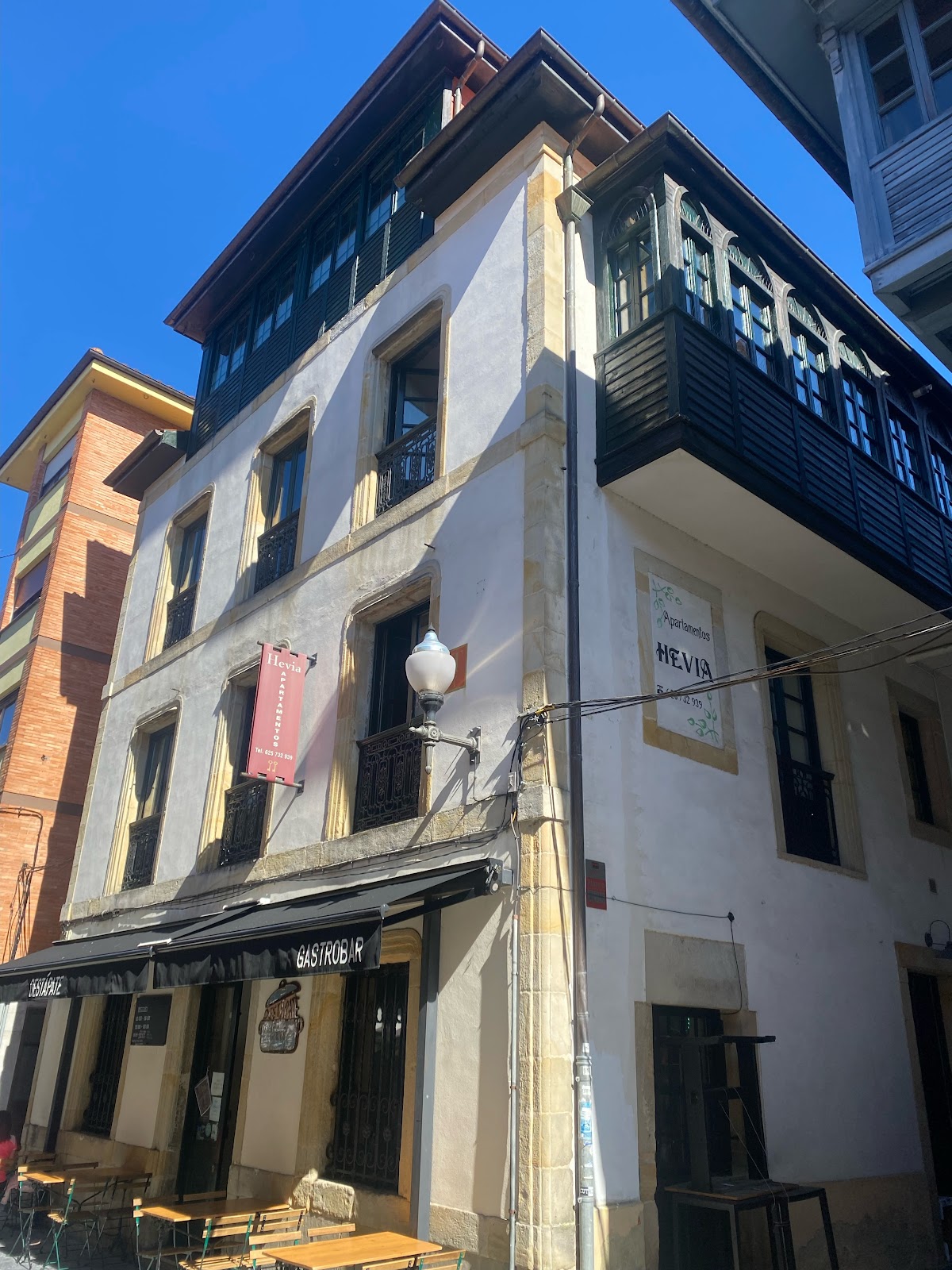 Apartamentos Hevia, apartment accommodation in Villaviciosa on the Camino del Norte