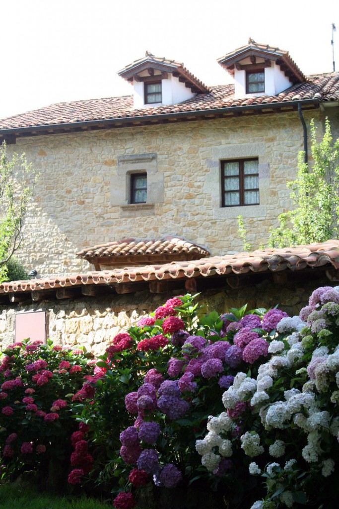 Apartamentos Tarrio photo 8, apartment accommodation in Santillana del Mar on the Camino del Norte