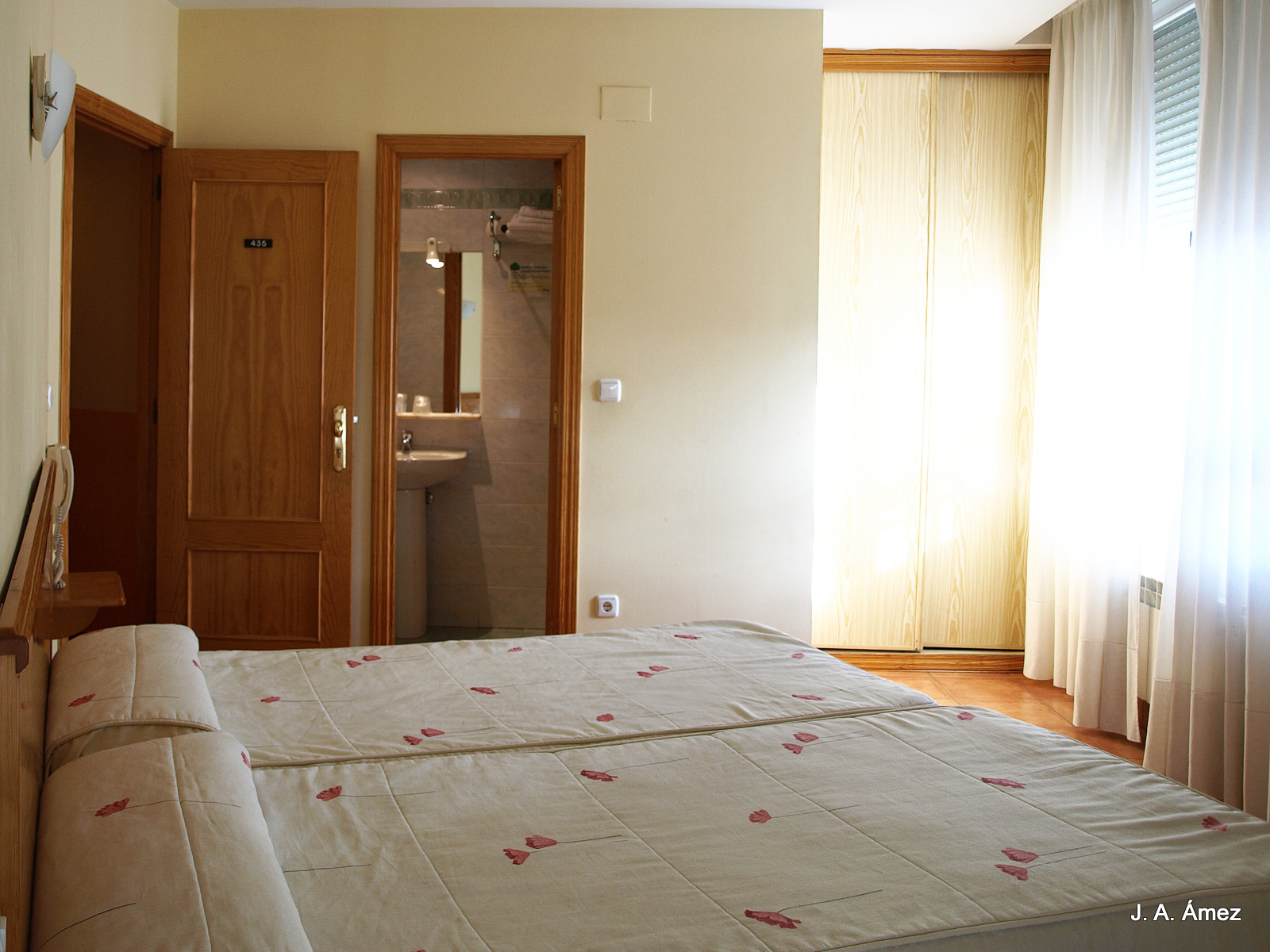 Hostal Orejas photo 2, guesthouse accommodation in León on the Camino Frances