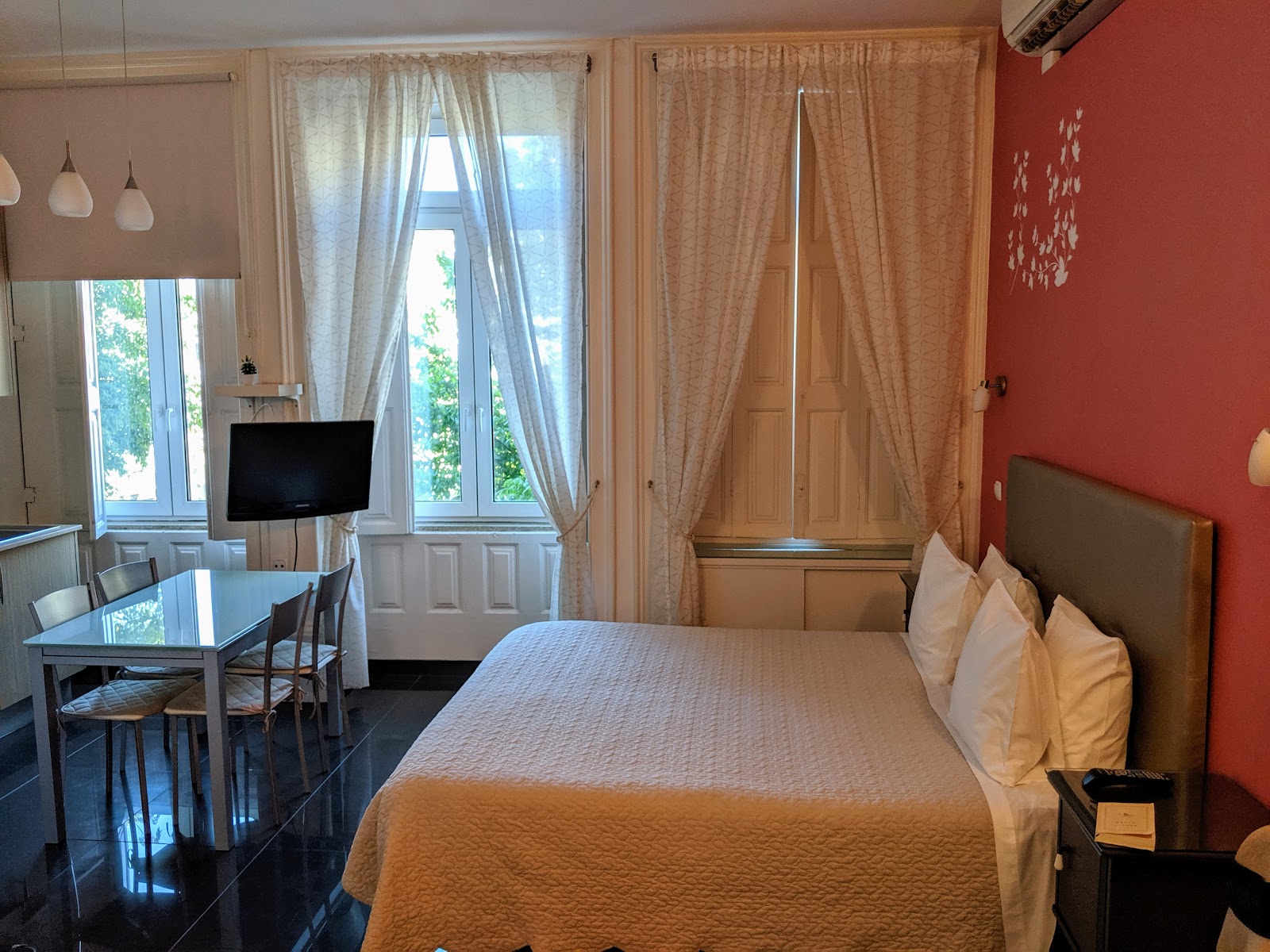 Pinho Apartments, Studios and Rooms photo 10, guesthouse accommodation in Porto on the Camino Portuguese