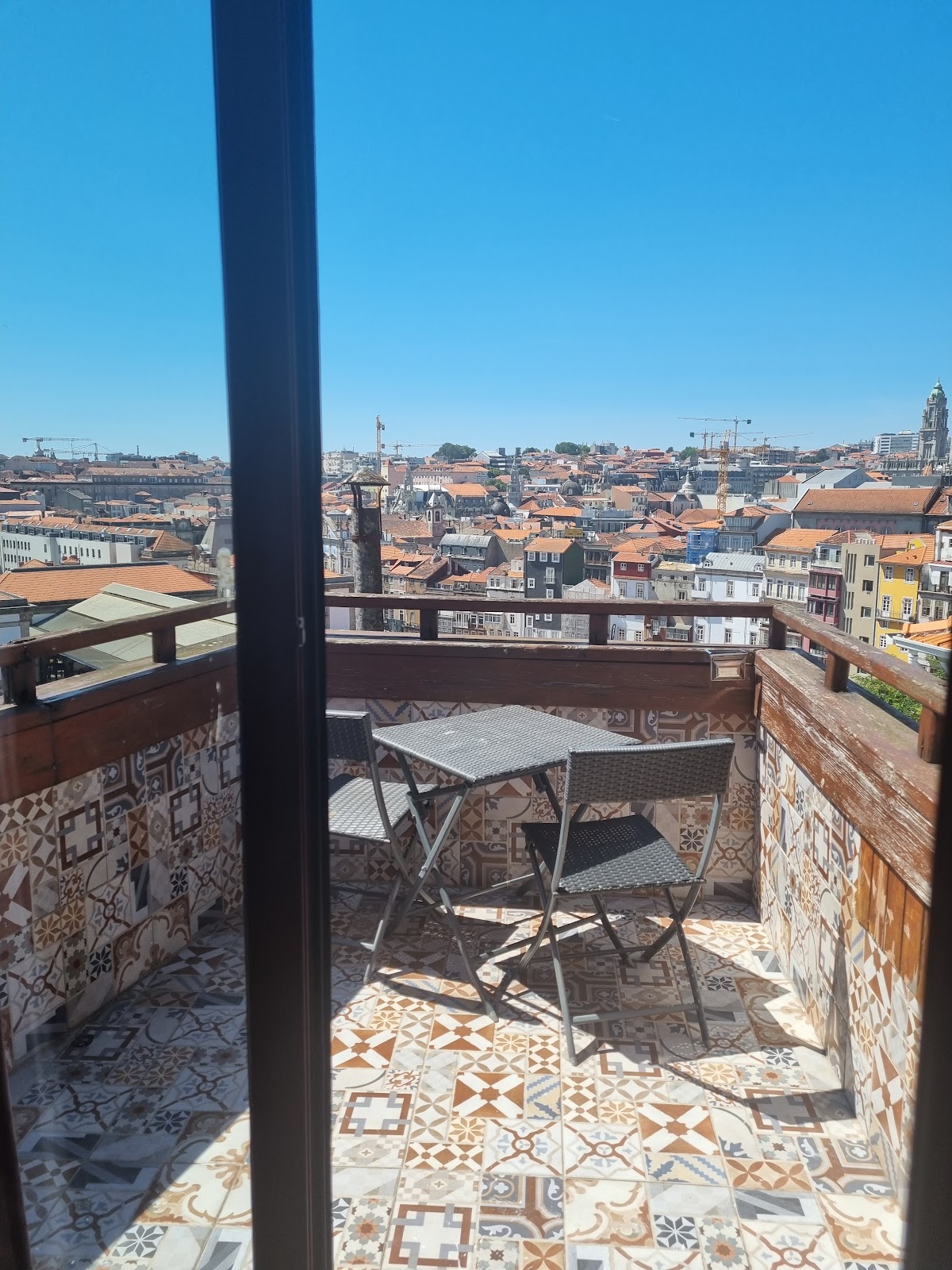 Nations Porto - Studios & Suites, guesthouse accommodation in Porto on the Camino Portuguese