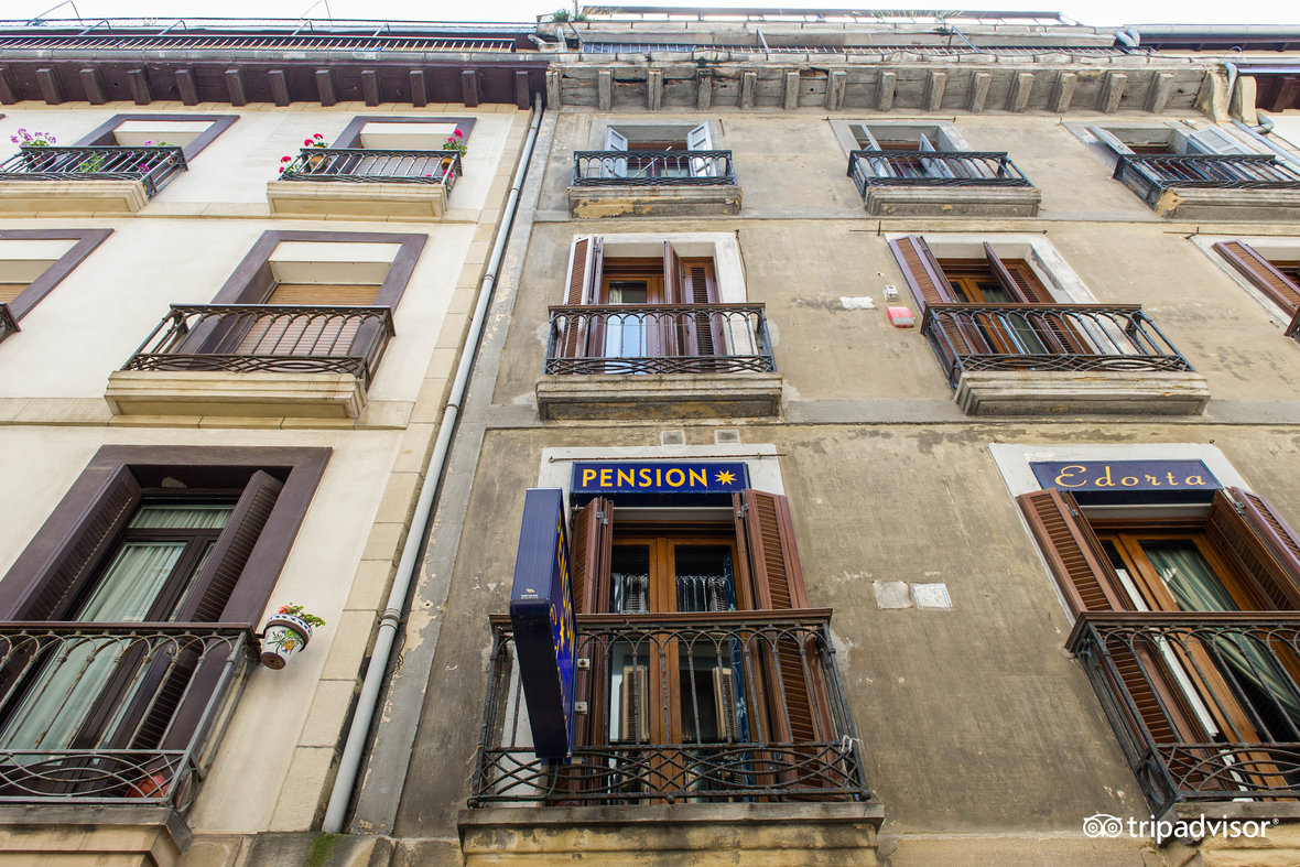 Edorta Pentsioa, pension accommodation in San Sebastian on the Camino del Norte