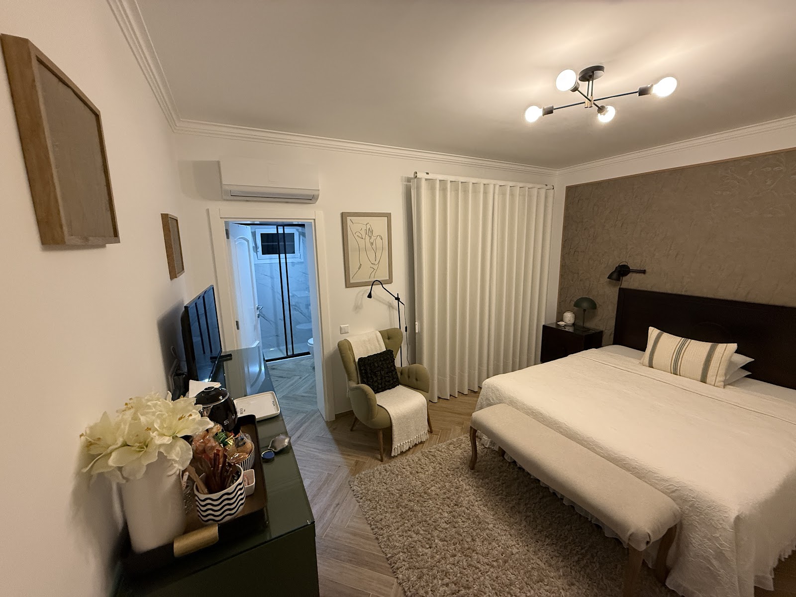 Flowers and Faces Guesthouse, guesthouse accommodation in Ponte de Lima on the Camino Portuguese