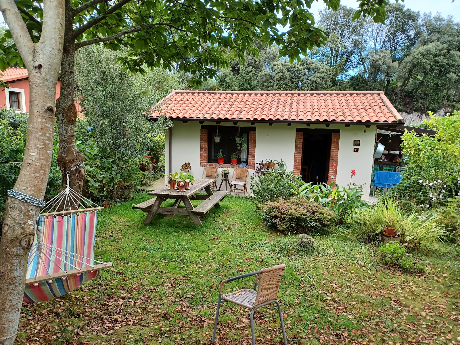 Albergue La Llosa de Cosme, albergue accommodation in Piñeres on the Camino del Norte