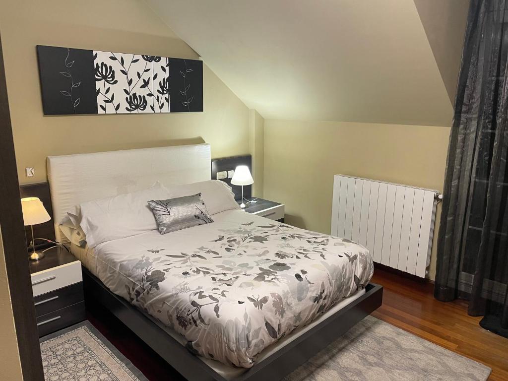 Habitaciones en chalet con jardín, guesthouse accommodation in Boo de Piélagos on the Camino del Norte