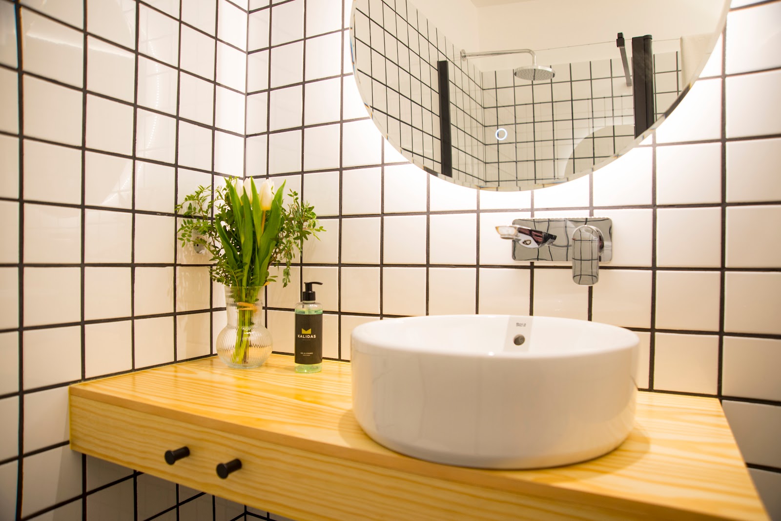 Kalidas Hostel Suites photo 3, guesthouse accommodation in Caldas de Reis on the Camino Portuguese