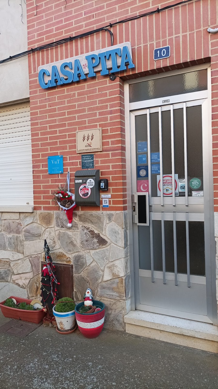 Casa Pita photo 5, villa accommodation in San Justo de la Vega on the Camino Frances