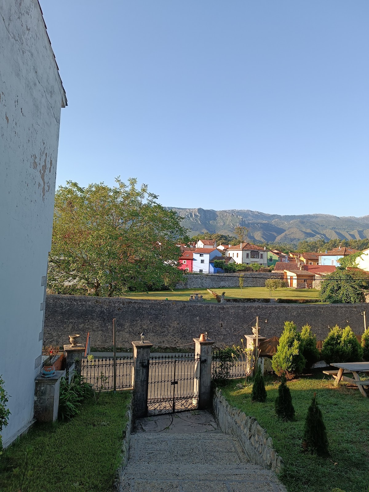 Llanes International Hostel alojamientos juveniles, albergue accommodation in Po on the Camino del Norte