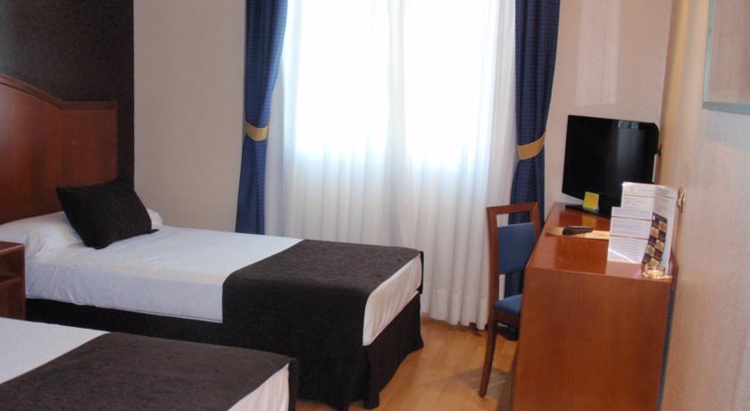 Hotel Ponferrada Plaza photo 10, hotel accommodation in Ponferrada on the Camino Frances