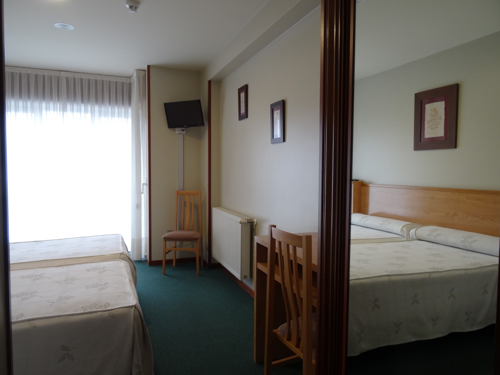 HOTEL AKELARRE photo 8, hotel accommodation in Monte do Gozo on the Camino Frances