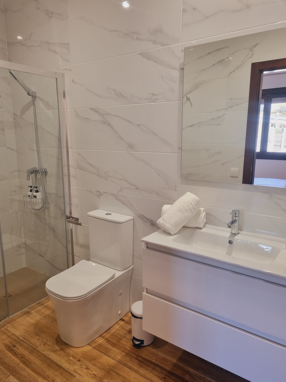 Albergue CAROI HOSTEL & ROOMS Armenteira photo 3, hostel accommodation in Amenteira on the Camino Portuguese