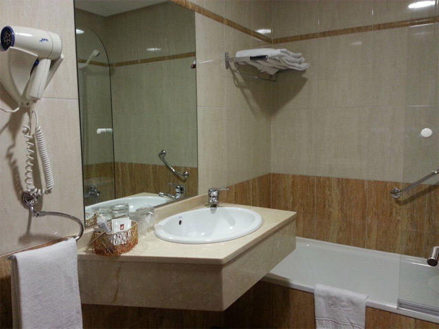 Apartahotel FC Catedral photo 3, hotel accommodation in León on the Camino Frances