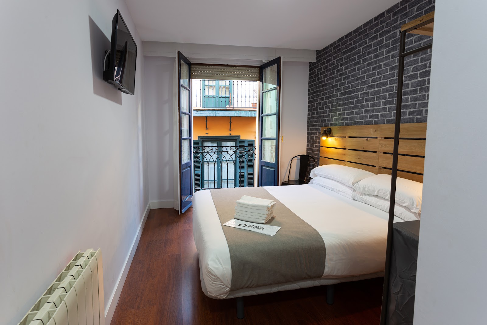 Casual Mardones, hotel accommodation in Bilbao on the Camino del Norte