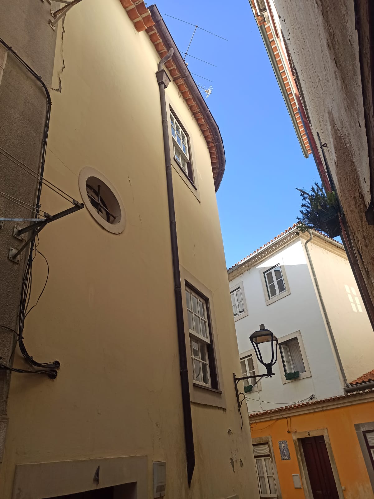 Entre Linhas - Alojamento Local, guesthouse accommodation in Coimbra on the Camino Portuguese