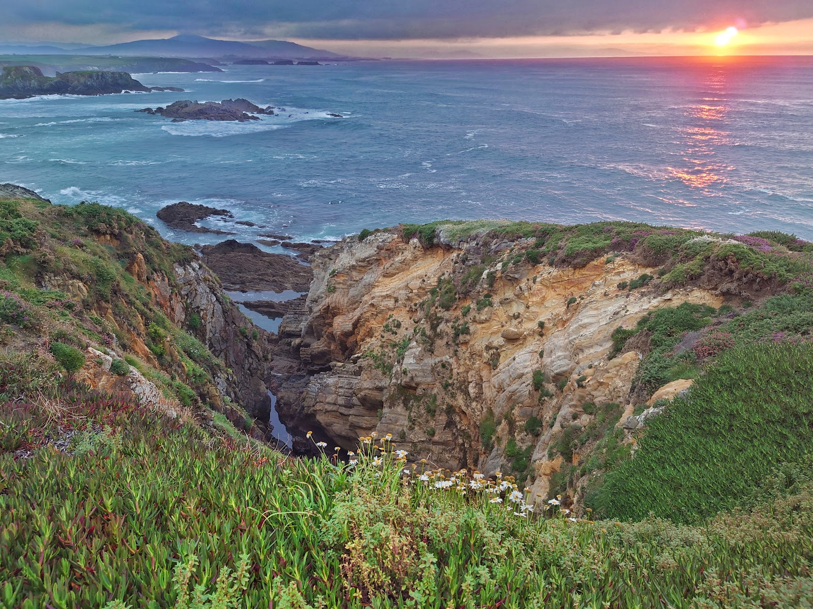 Camping Playa De Tapia photo 3, camping accommodation in Tapia de Casariego on the Camino del Norte