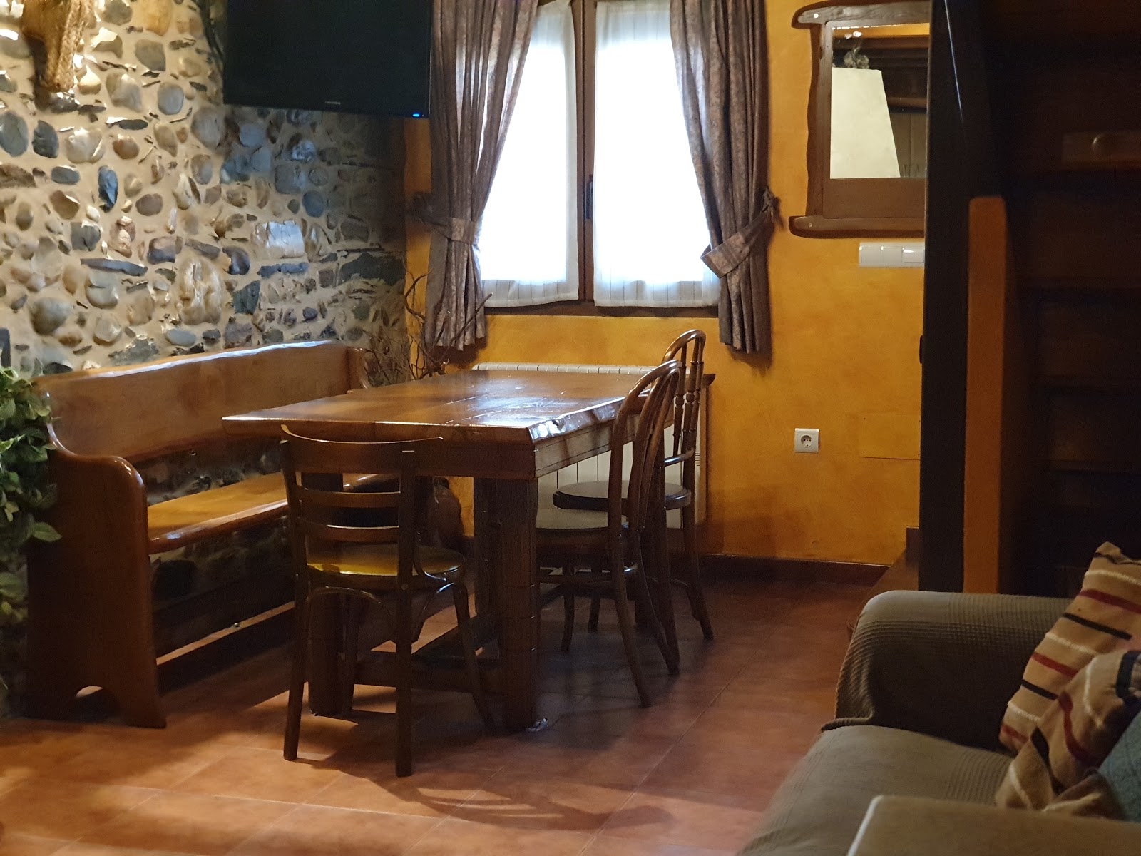 Casina de Terobe photo 8, villa accommodation in Cacabelos on the Camino Frances