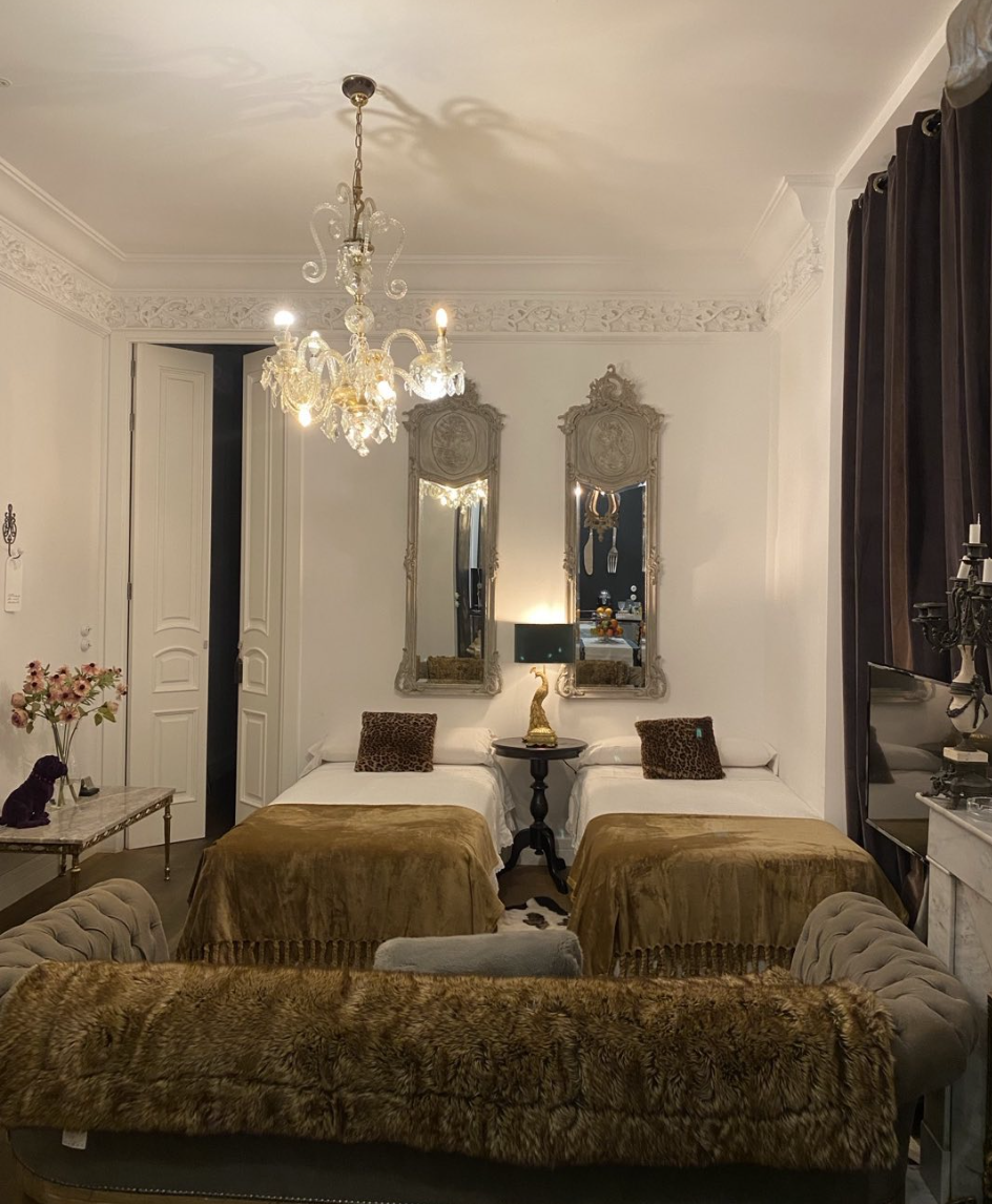 Hotel Purple Dog Suites Tourist Apartments photo 7, accommodation listing in León on the Camino Frances