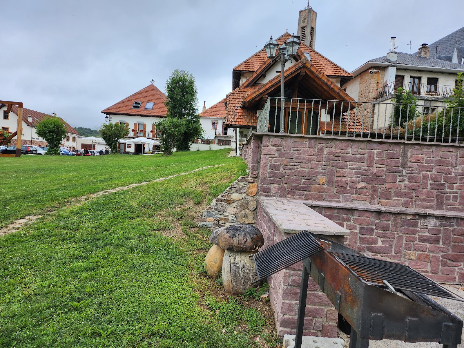 Basque Irati, hotel accommodation in Espinal on the Camino Frances
