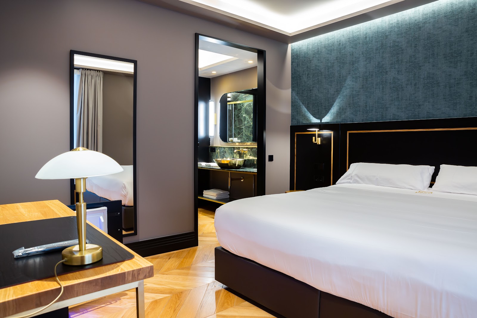 Ibiza Rooms, hotel accommodation in Logroño on the Camino Frances