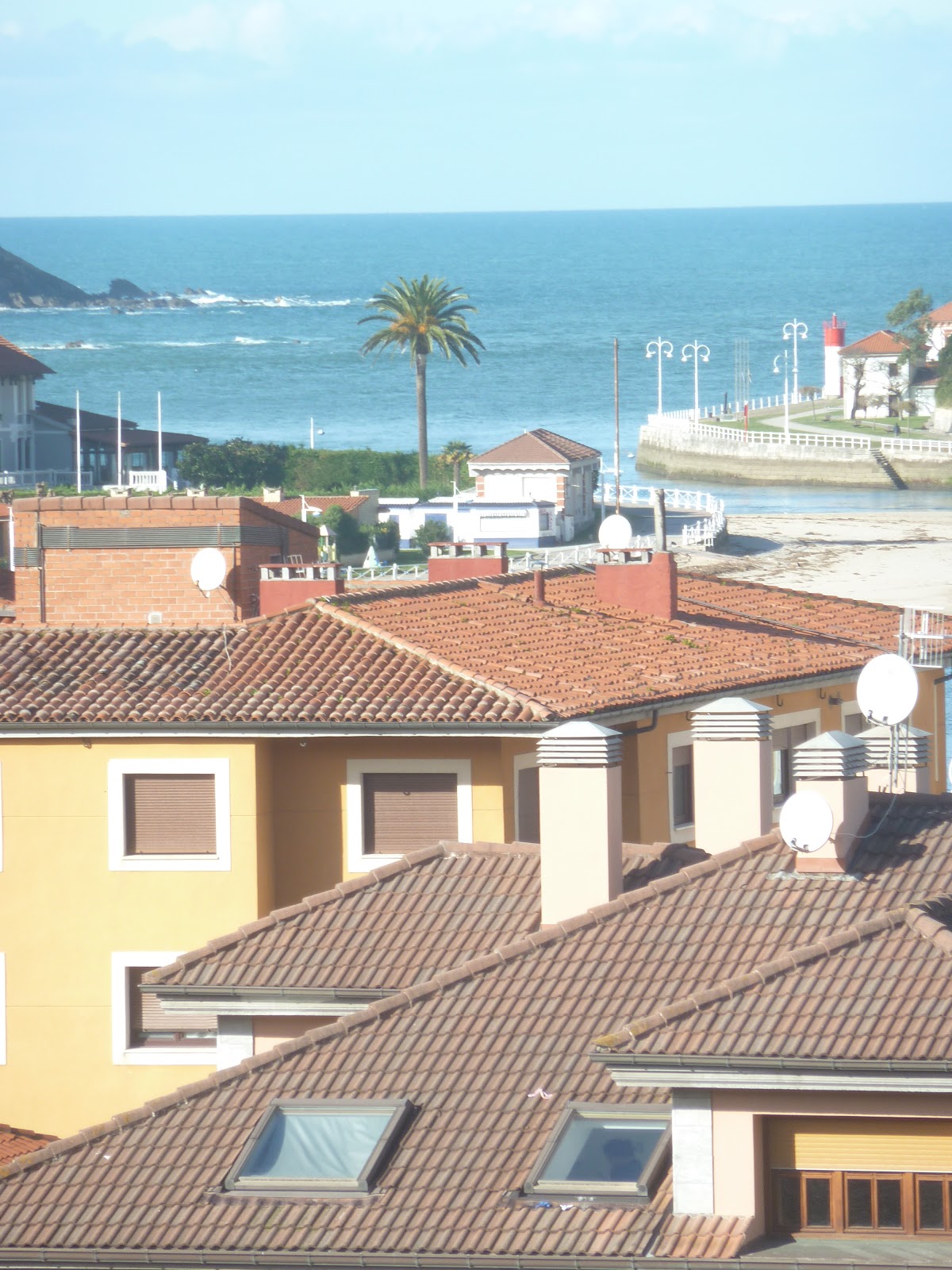 Apartamento Playa de La Atalaya photo 8, apartment accommodation in Ribadesella on the Camino del Norte
