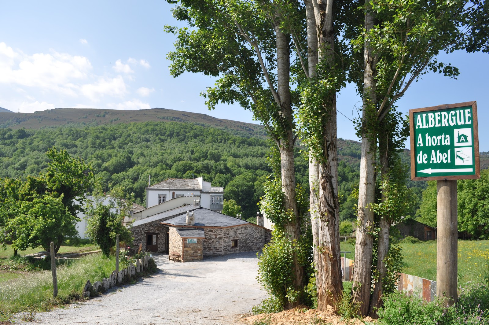 Albergue A Horta de Abel photo 8, hostel accommodation in Triacastela on the Camino Frances