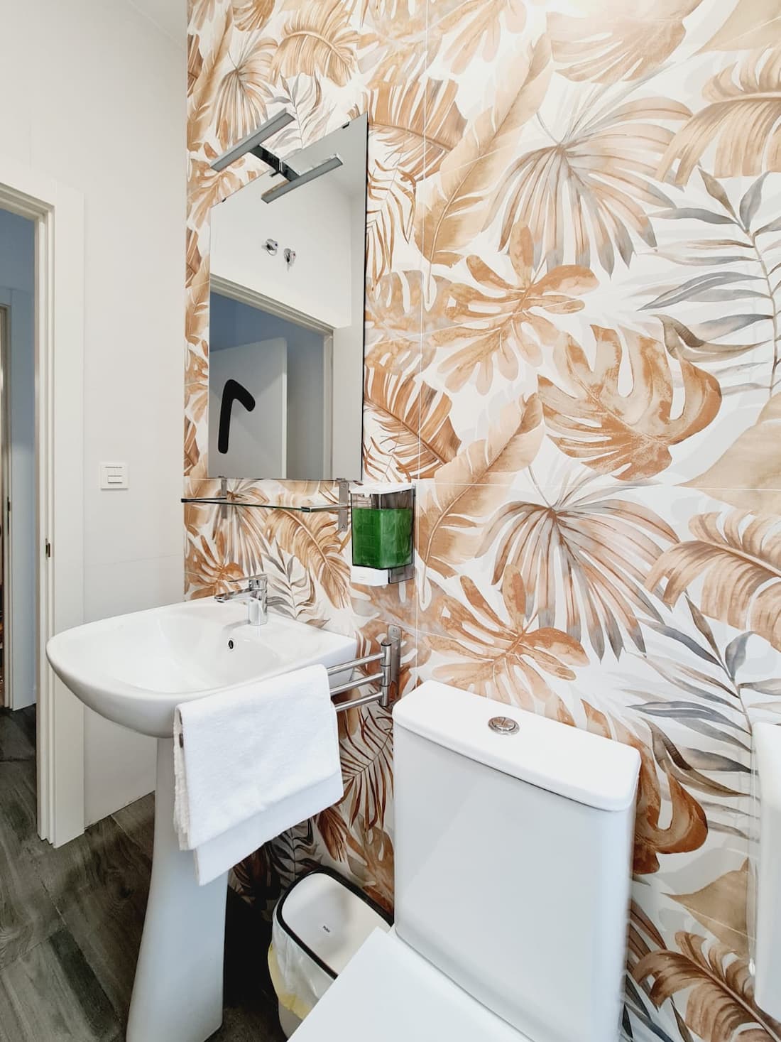 Bilbao Rooms & Kitchen Irala photo 3, guesthouse accommodation in Bilbao on the Camino del Norte