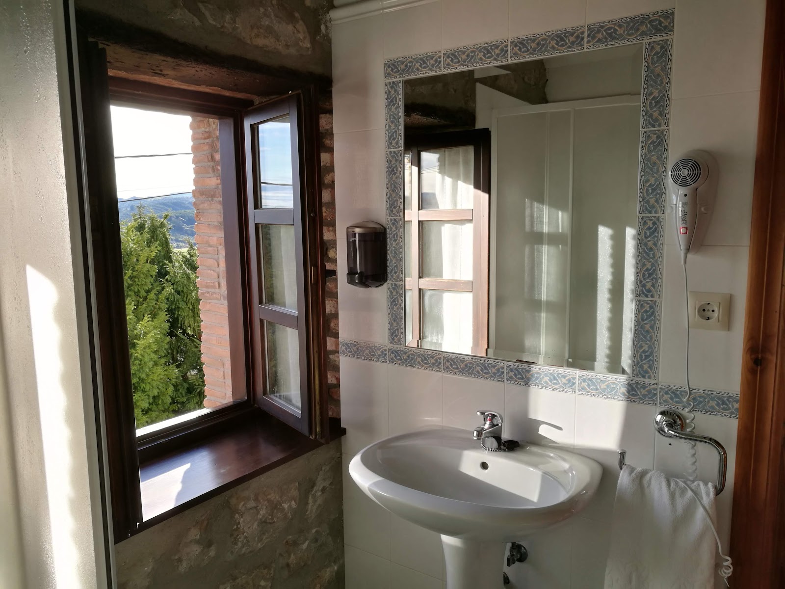 Casa Albertino photo 3, guesthouse accommodation in Casa Albertino on the Camino del Norte