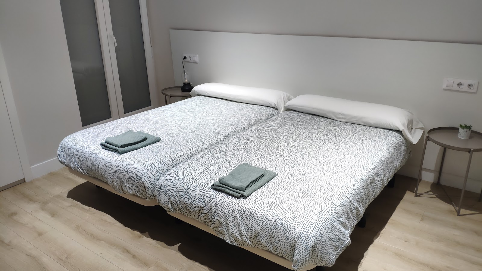 Pensión La Castellana, guesthouse accommodation in Logroño on the Camino Frances