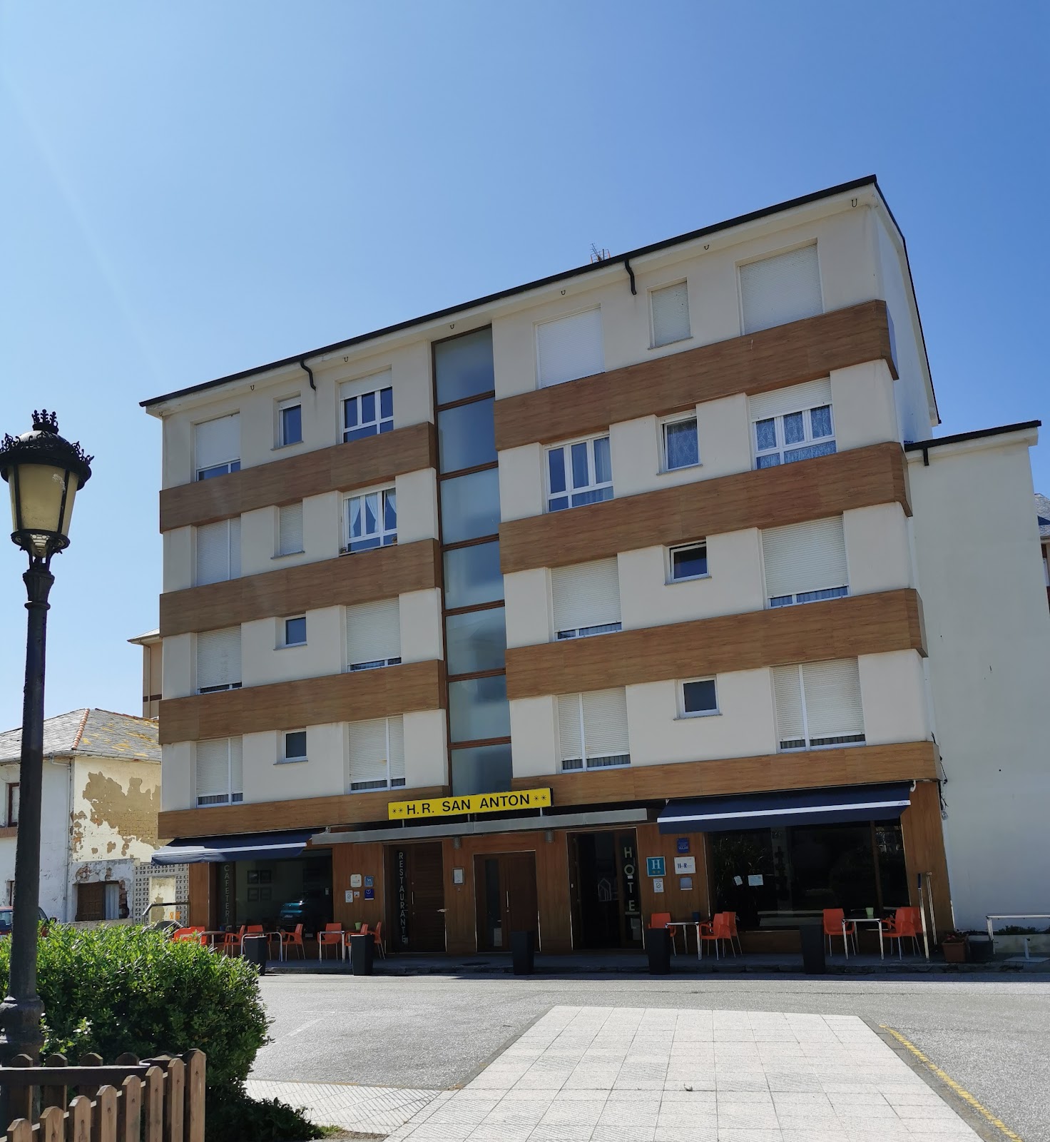 Hotel Restaurante San Anton photo 4, hotel accommodation in Tapia de Casariego on the Camino del Norte