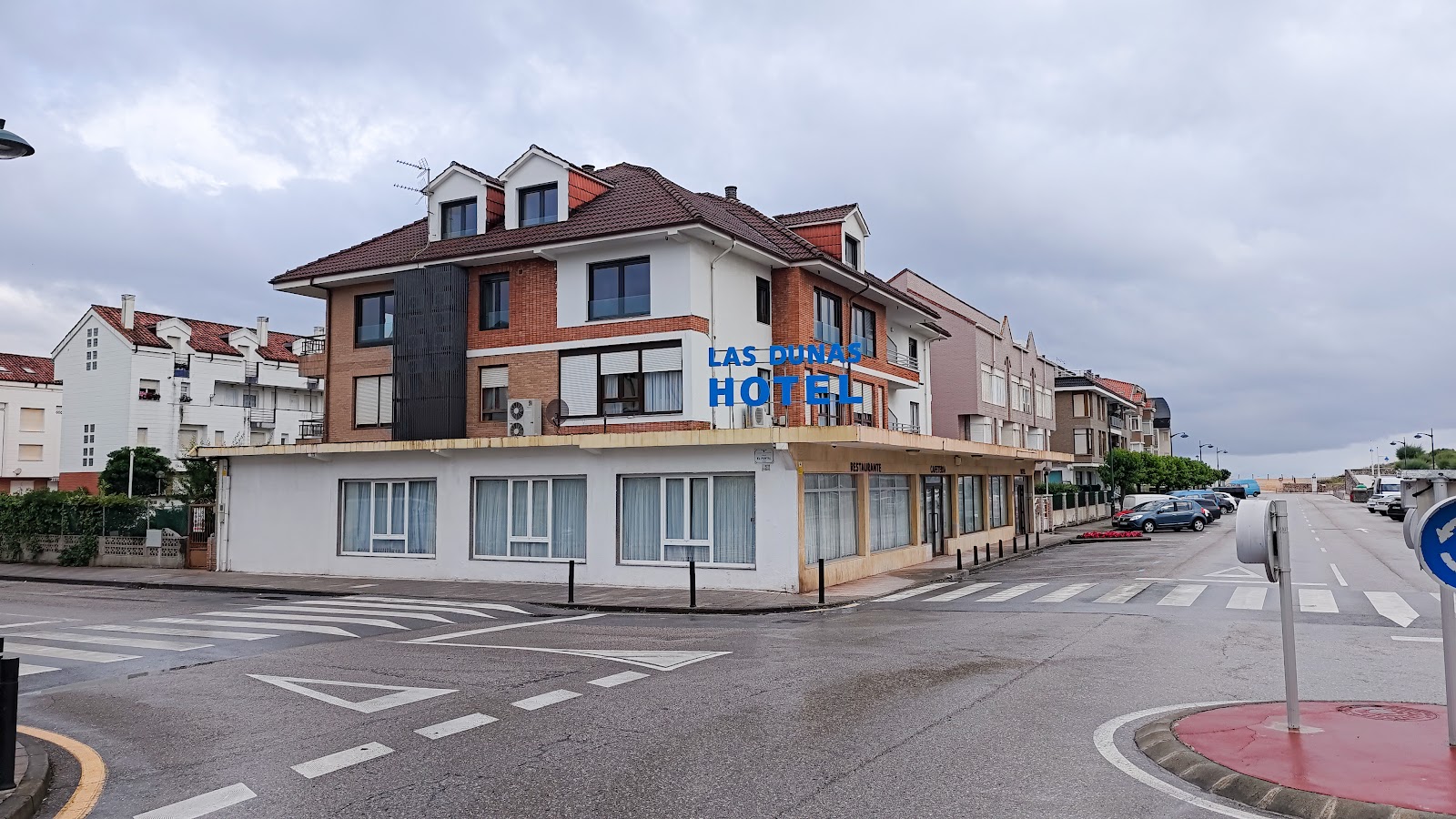 Hotel Las Dunas, hotel accommodation in Somo on the Camino del Norte