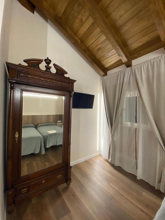 dp Centro Histórico photo 5, guesthouse accommodation in Sarria on the Camino Frances