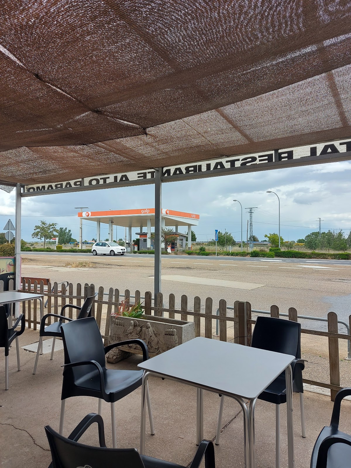 Hostal Alto Páramo, hotel accommodation in Villadangos del Páramo on the Camino Frances