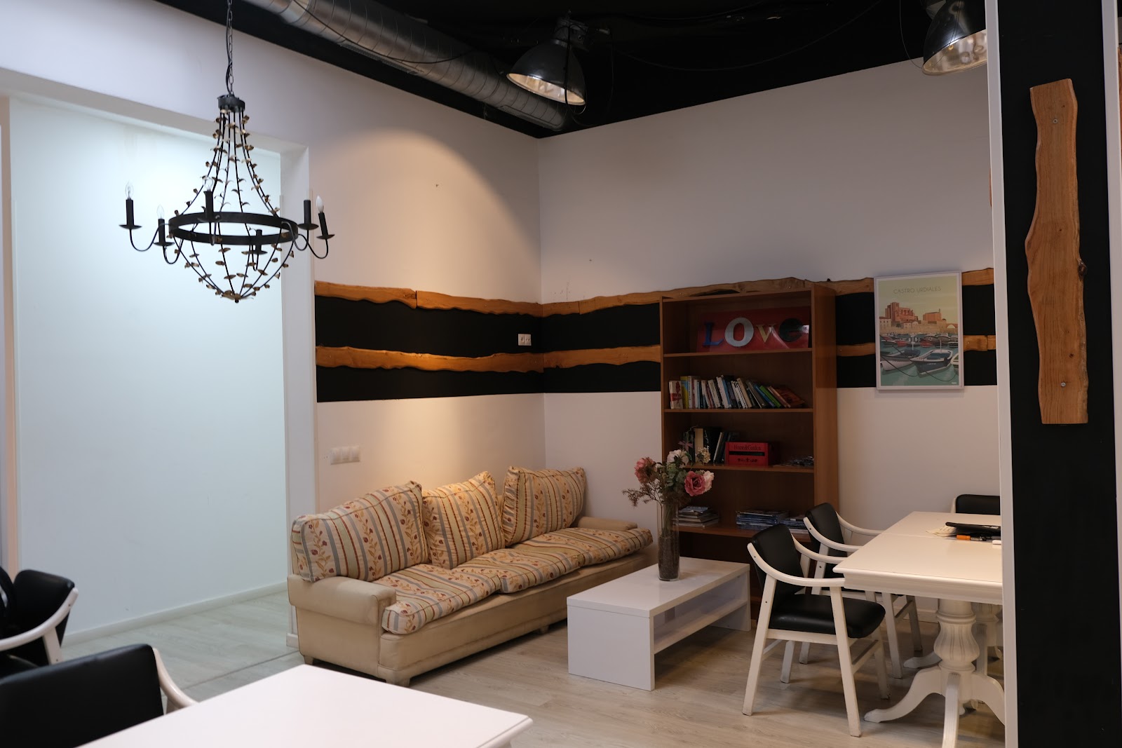 El Hostel & Co photo 8, albergue accommodation in Santander on the Camino del Norte
