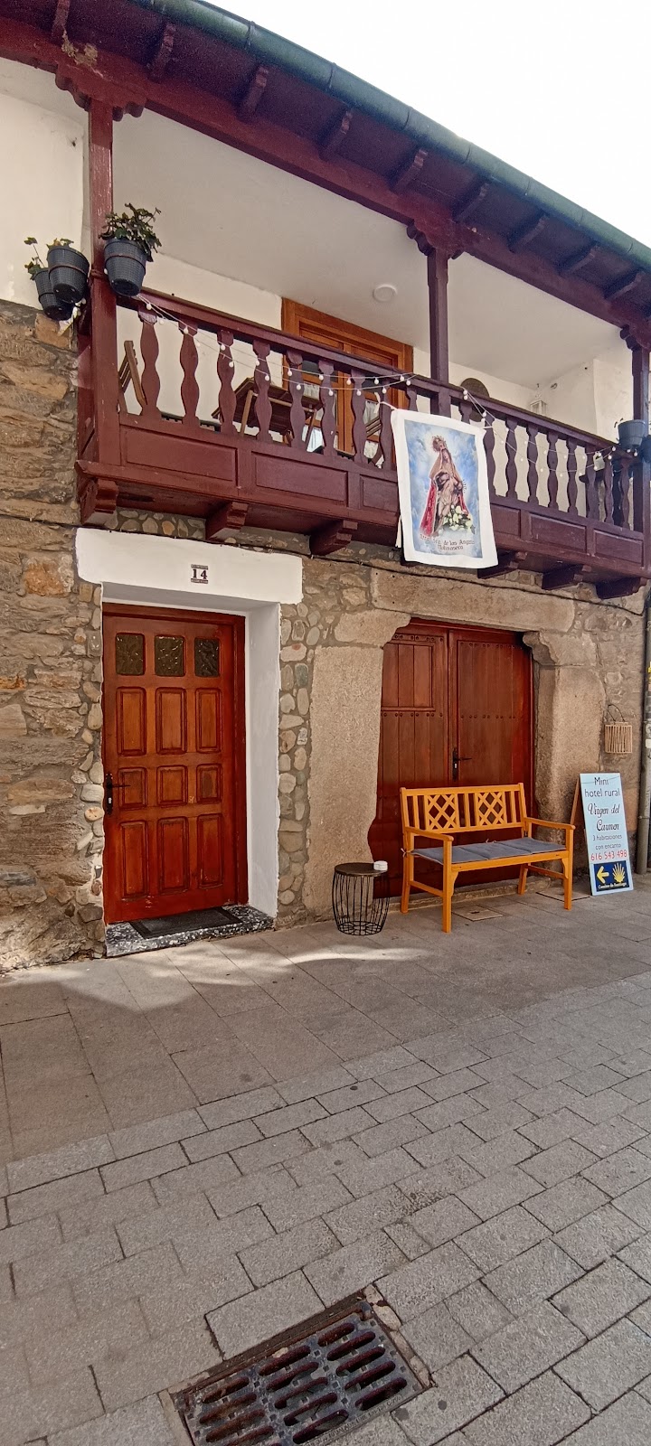 Hotel rural virgen del carmen photo 7, hotel accommodation in Molinaseca on the Camino Frances