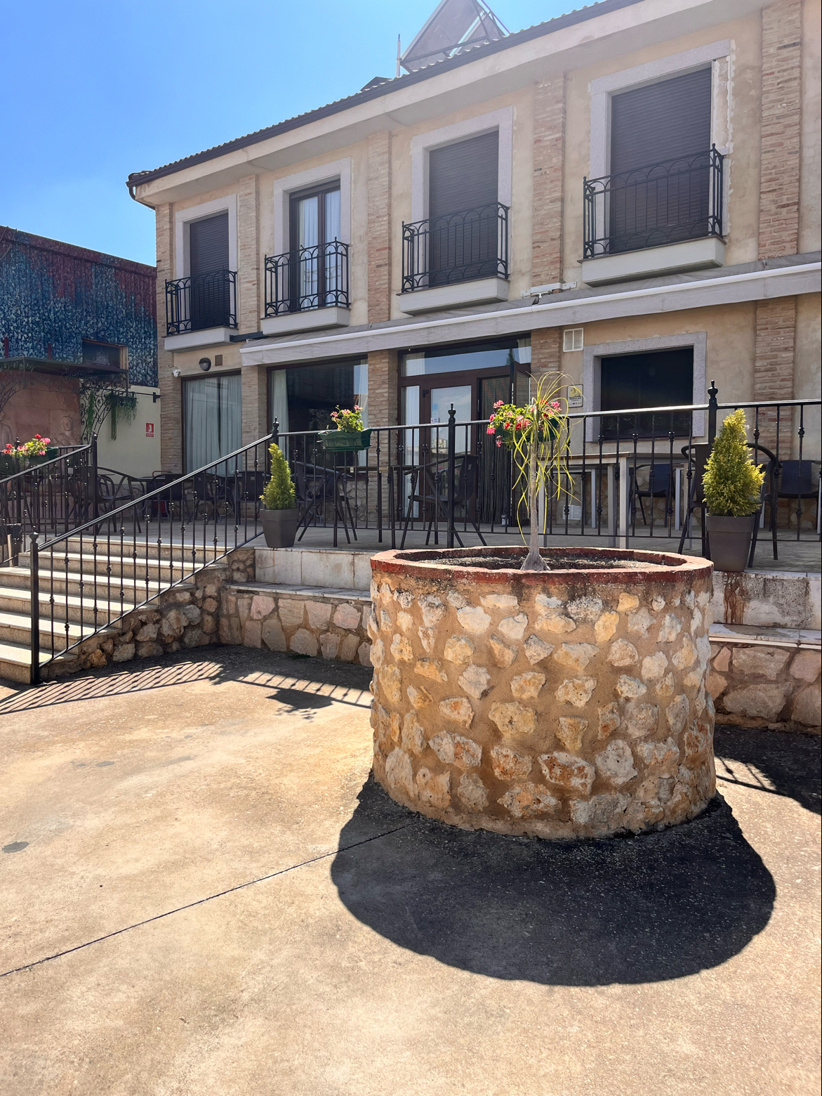 Hostal Domus Viatoris, guesthouse accommodation in Sahagún on the Camino Frances
