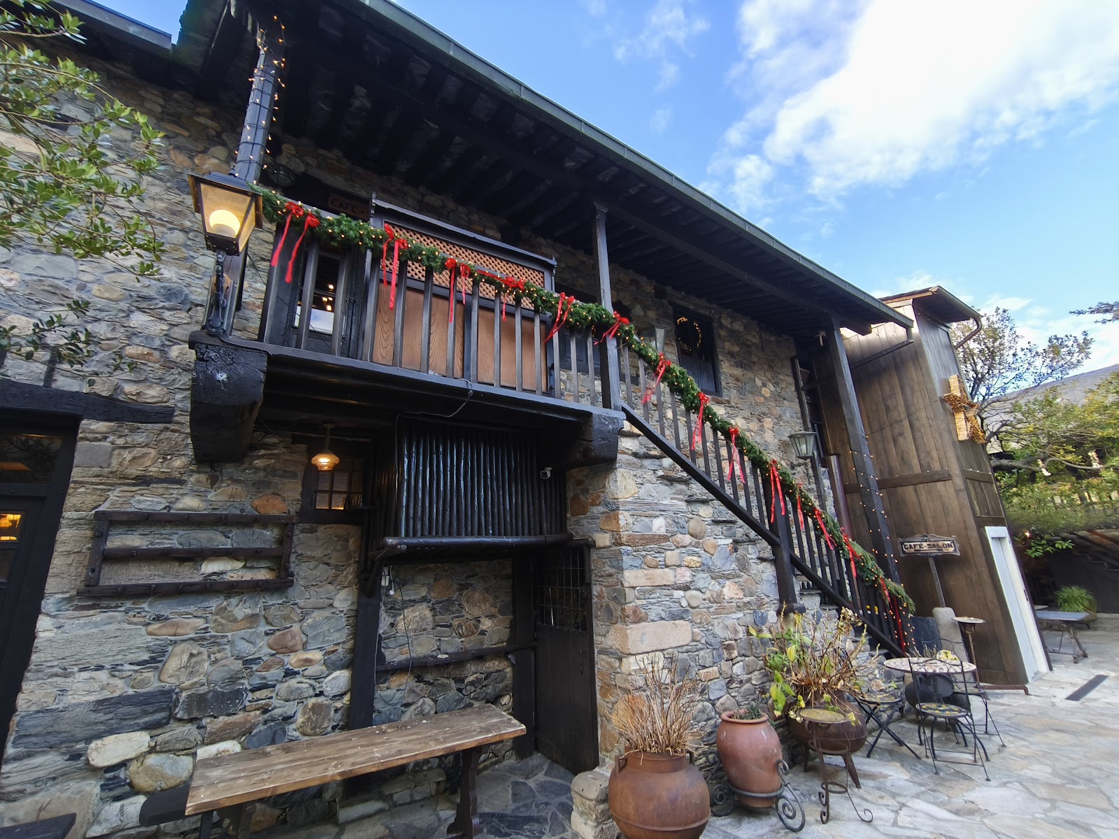 Moncloa de San Lazaro photo 4, hotel accommodation in Cacabelos on the Camino Frances