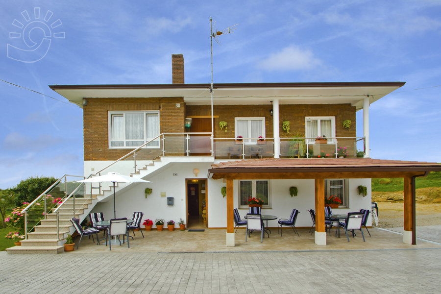 PENSION ISABEL - Hospedaje en Cantabria, pension accommodation in Cóbreces on the Camino del Norte