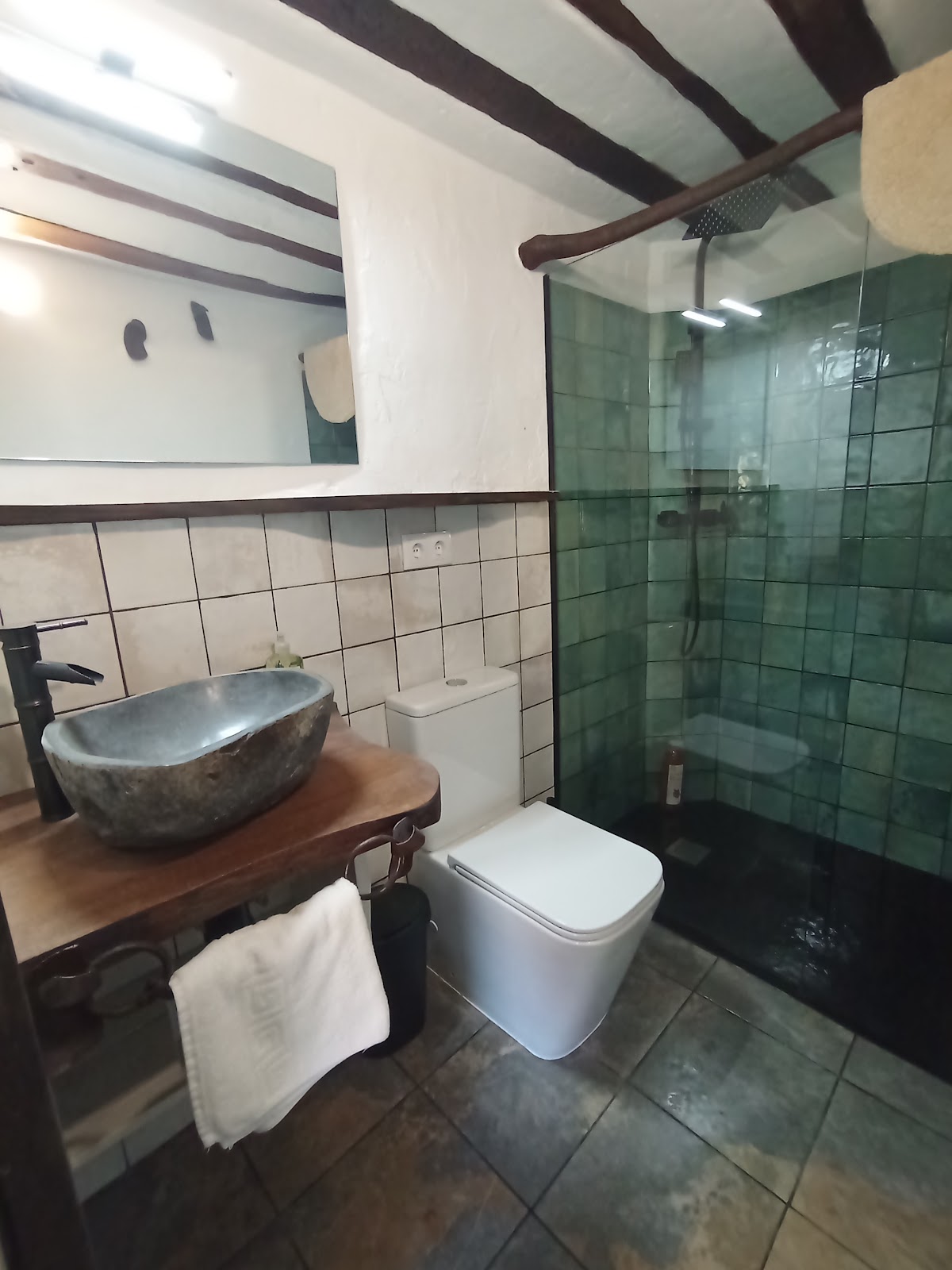 VUT Maiorum photo 8, accommodation listing in Agés on the Camino Frances