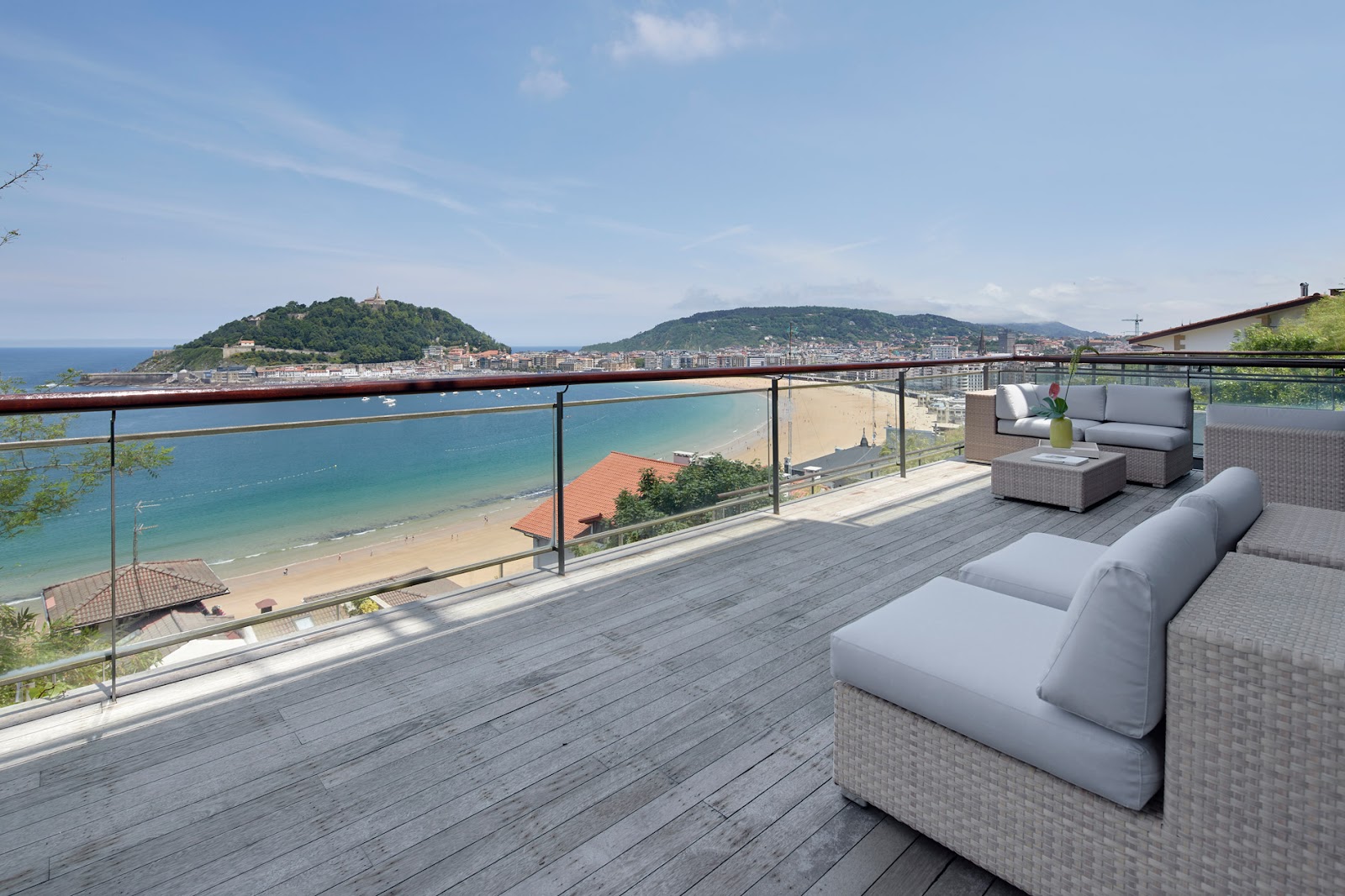 FeelFree RENTALS San Sebastián, apartment accommodation in San Sebastian on the Camino del Norte