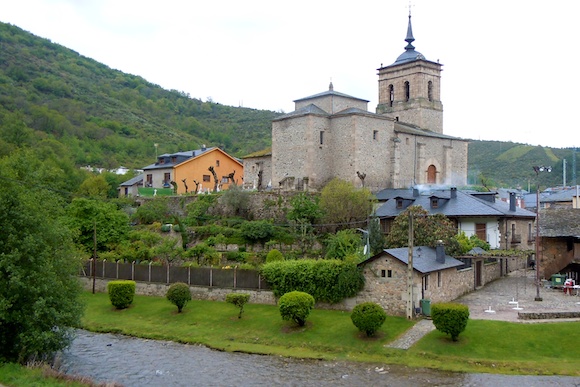 Hostal Casa San Nicolás - Molinaseca, guesthouse accommodation in Molinaseca on the Camino Frances