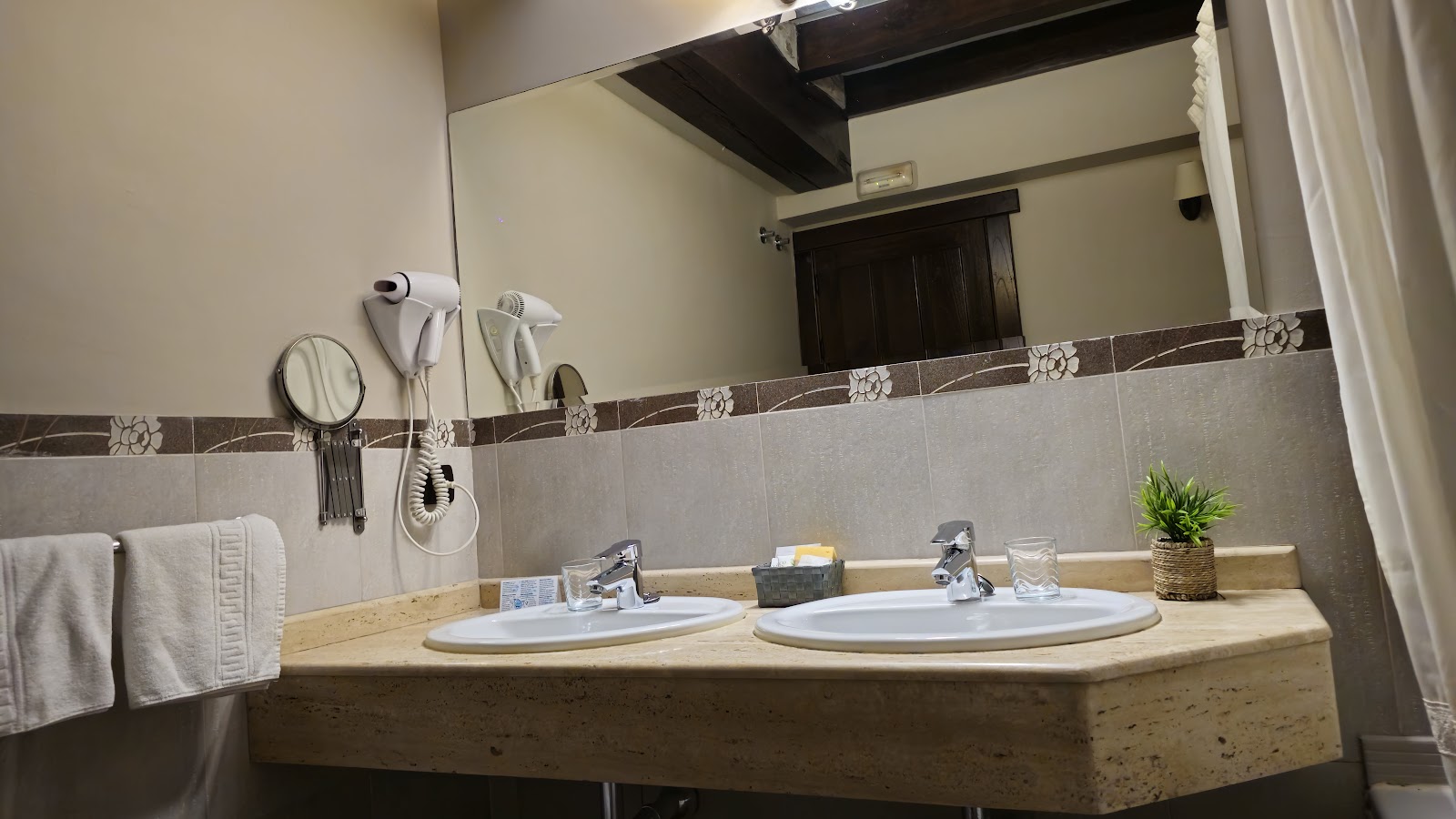 Hotel La Casona de Revolgo photo 3, hotel accommodation in Santillana del Mar on the Camino del Norte