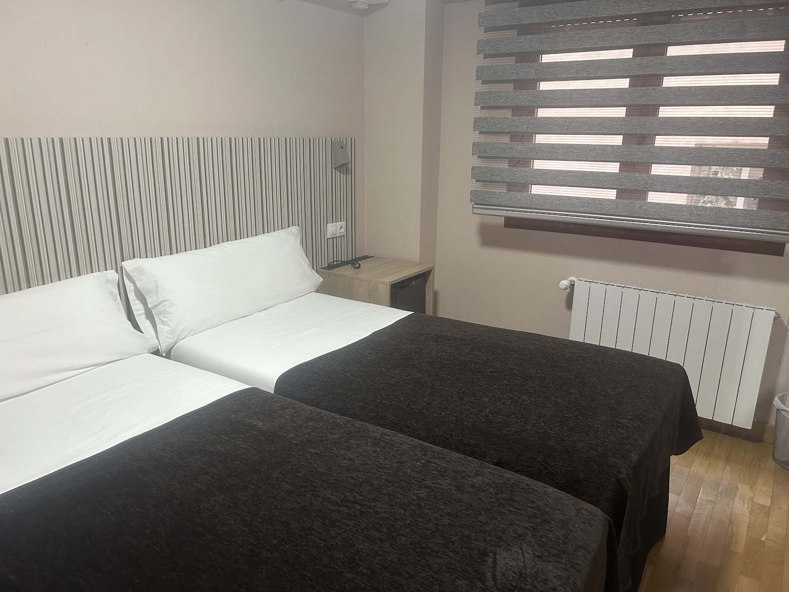 Pensión Laurel - Auto Check-in photo 8, guesthouse accommodation in Logroño on the Camino Frances