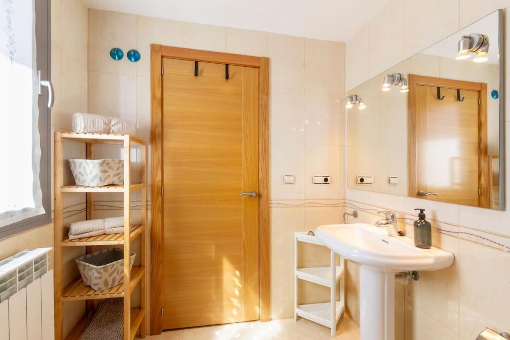 Chalet en Cirueña con Barbacoa photo 4, villa accommodation in Cirueña on the Camino Frances
