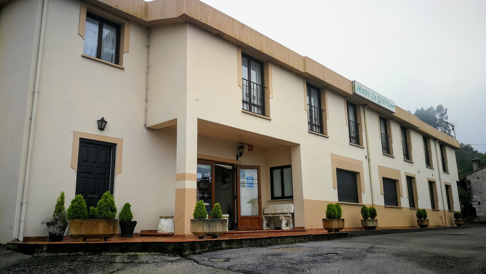 Hotel La Quinta, hotel accommodation in Andrin on the Camino del Norte