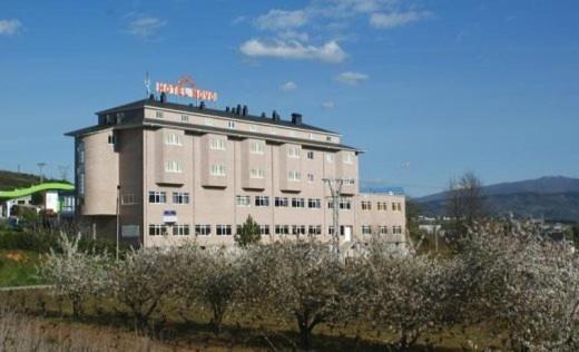 Hotel Novo photo 4, hotel accommodation in Columbrianos on the Camino Frances