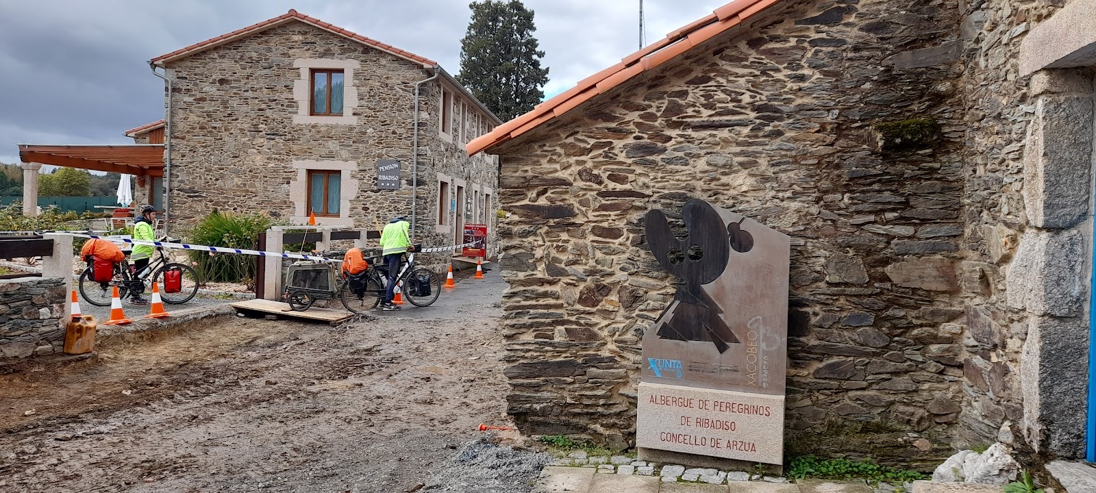 HOTEL ARZÚA, hotel accommodation in Arzúa on the Camino Frances