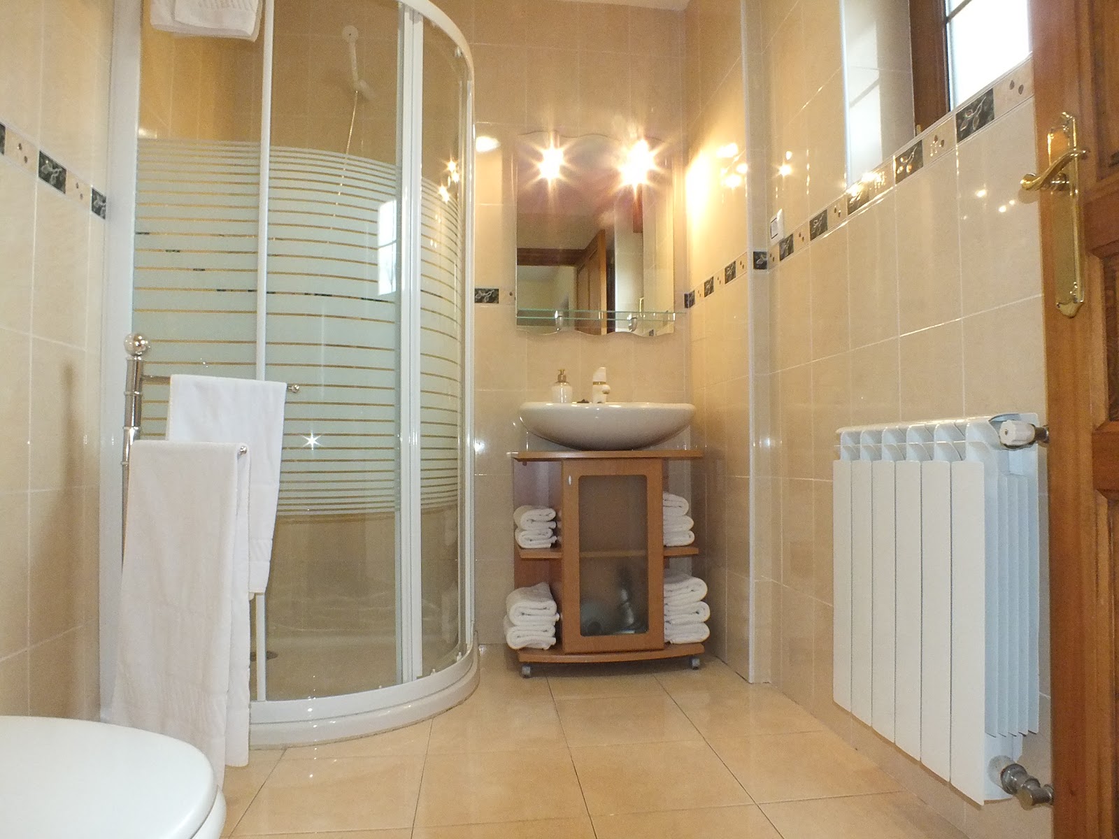 Apartamentos Altamira. photo 6, apartment accommodation in Santillana del Mar on the Camino del Norte
