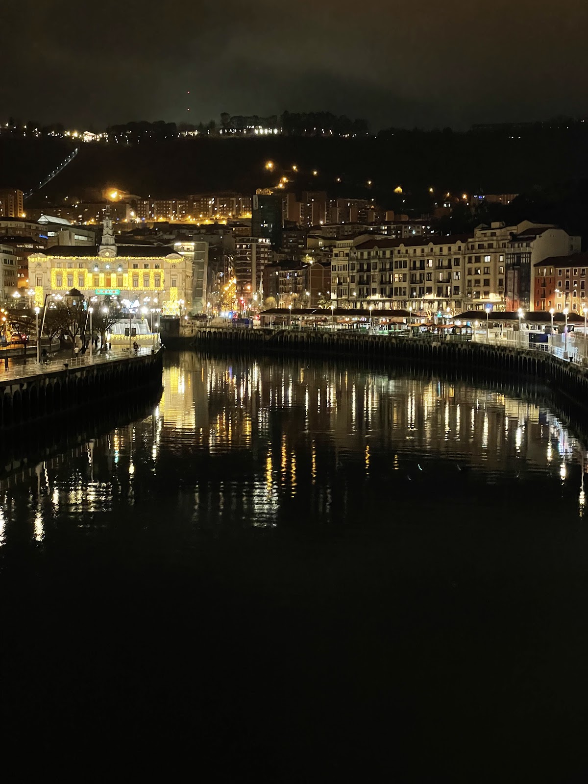 Batimont Suites & Apartments, apartment accommodation in Bilbao on the Camino del Norte